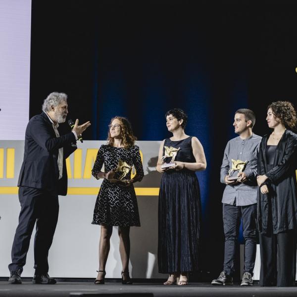 Francesco Piccolo e i ragazzi premiati con il Flaiano-SIAE